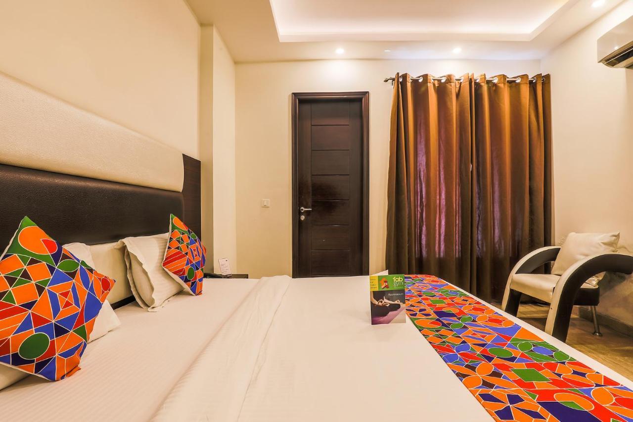 Fabhotel Daffodil Huda City Center Gurgaon Exterior photo